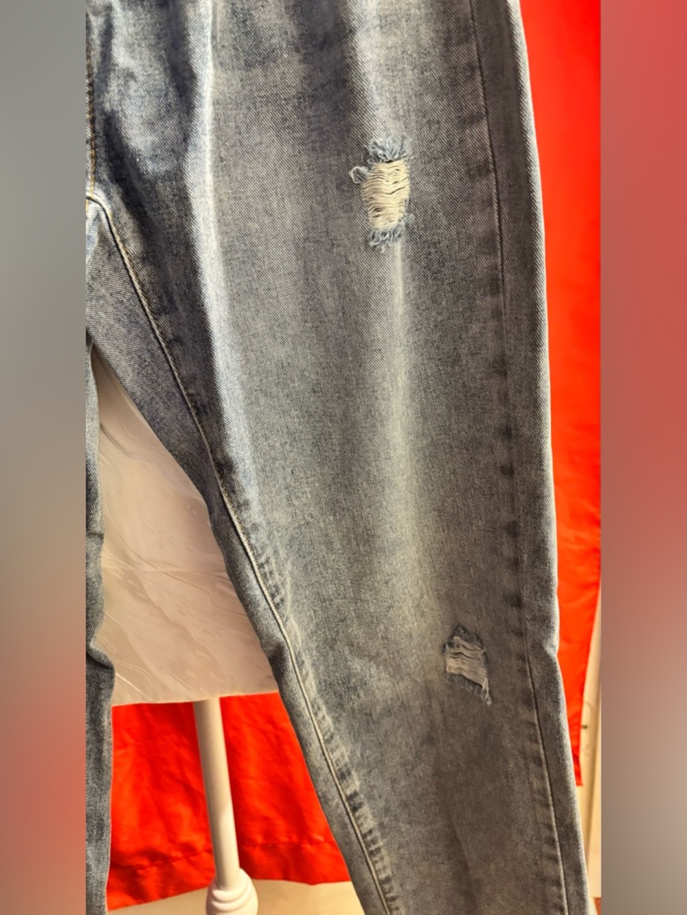 Bundle of 2 Black High-Waist Jeans and distressed Denim - Picture 3 of 8
